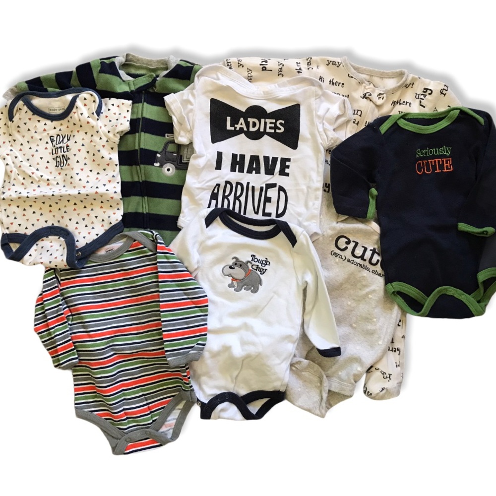 Lot of 7 baby boy items footed sleepers bodysuits